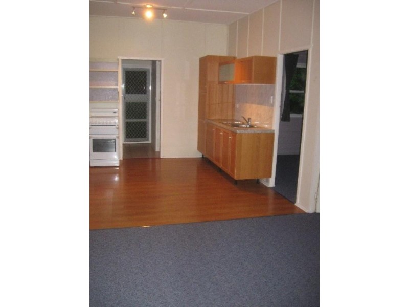 192 Scarborough Road, Scarborough QLD 4020