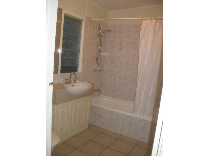 192 Scarborough Road, Scarborough QLD 4020