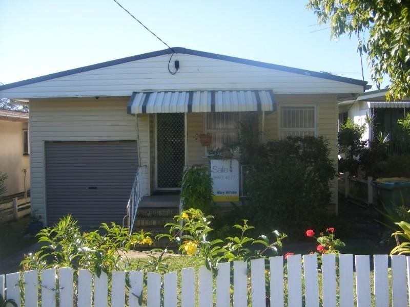 40 Anzac Avenue, Redcliffe QLD 4020