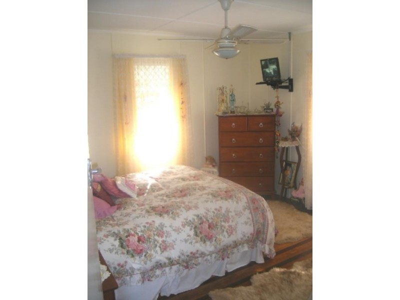 40 Anzac Avenue, Redcliffe QLD 4020