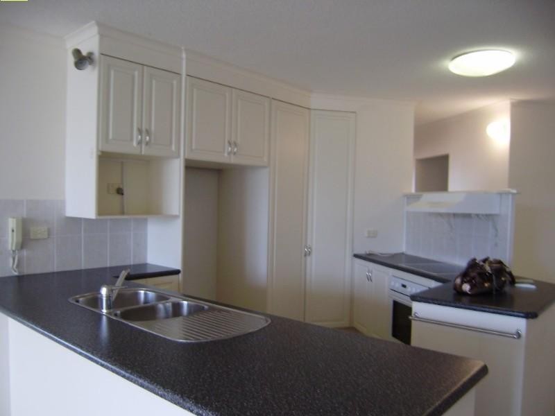 4/51 Landsborough Avenue, Scarborough QLD 4020