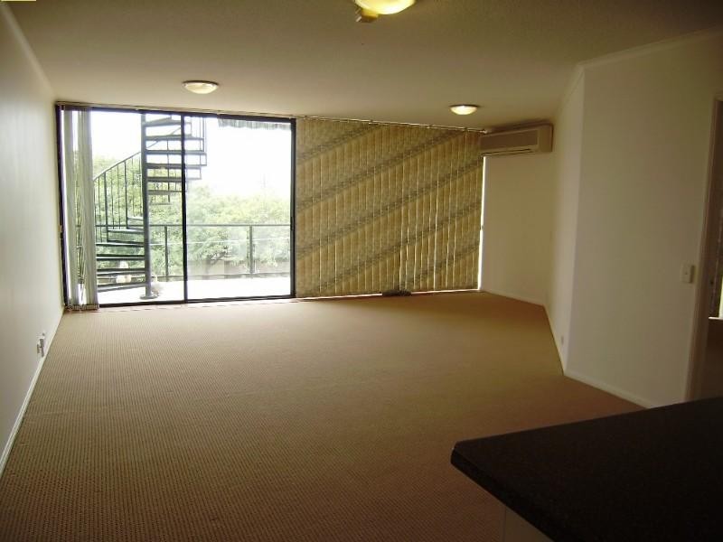 4/51 Landsborough Avenue, Scarborough QLD 4020