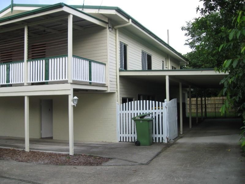 22 Seaville Avenue, Scarborough QLD 4020