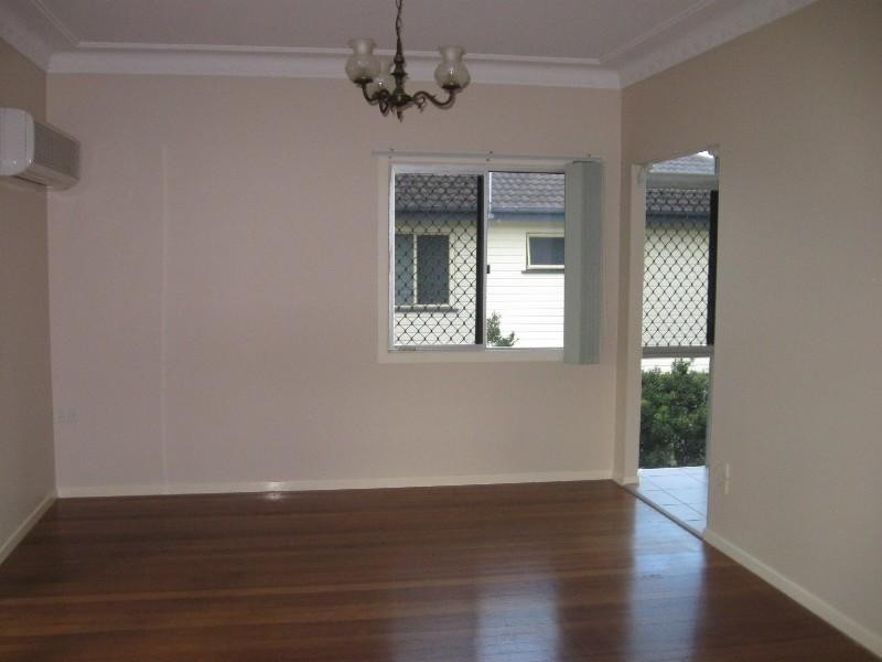 22 Seaville Avenue, Scarborough QLD 4020