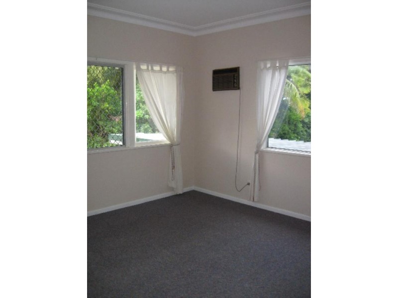 22 Seaville Avenue, Scarborough QLD 4020