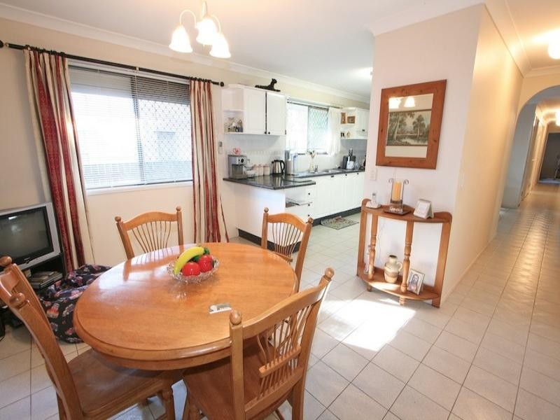 4 Thompson Crescent, Clontarf QLD 4019