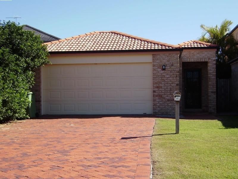 17 Walsh Street, Scarborough QLD 4020