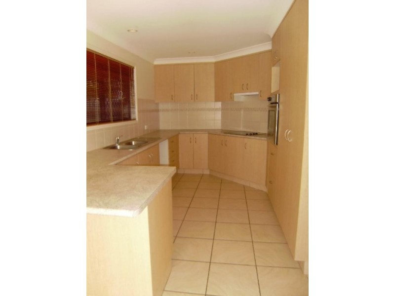 17 Walsh Street, Scarborough QLD 4020
