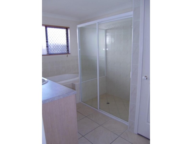 17 Walsh Street, Scarborough QLD 4020