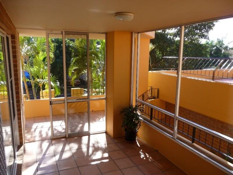 3/6-8 Landsborough Avenue, Scarborough QLD 4020