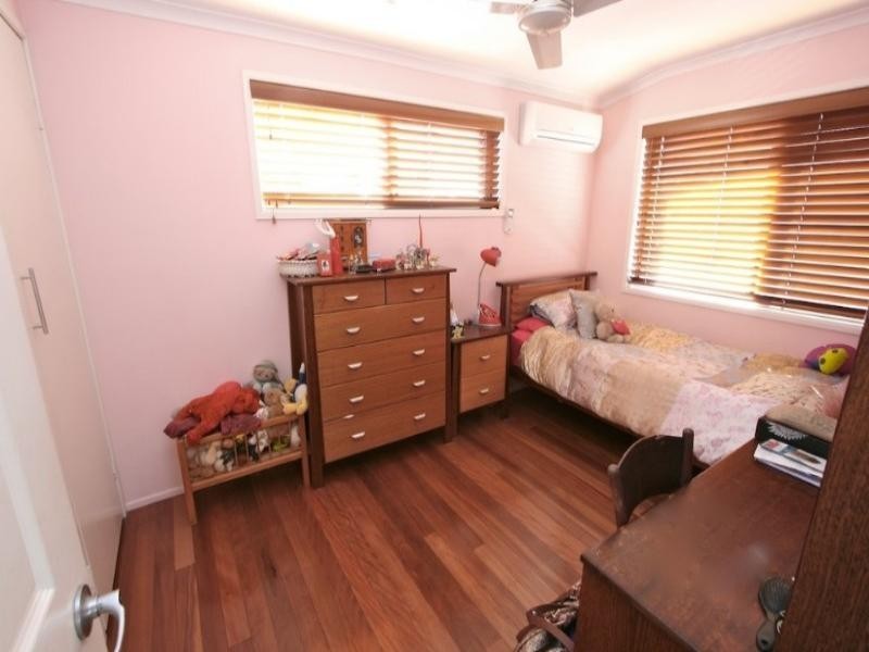 28 Shea Street, Scarborough QLD 4020