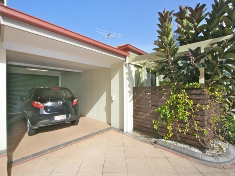 2/46 Georgina Street, Woody Point QLD 4019