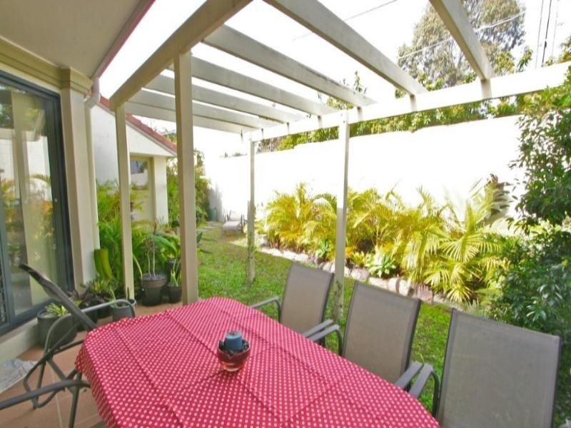 2/46 Georgina Street, Woody Point QLD 4019