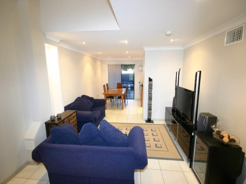 2/11 Georgina Street, Woody Point QLD 4019