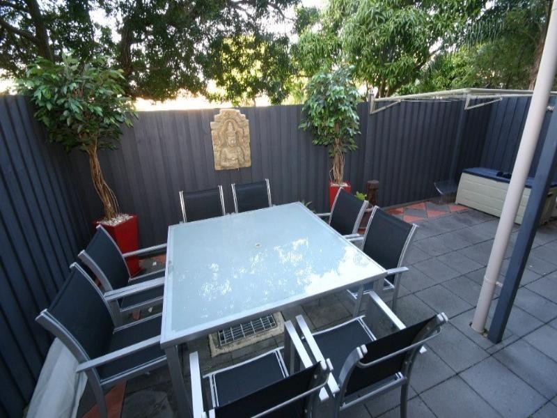 2/11 Georgina Street, Woody Point QLD 4019