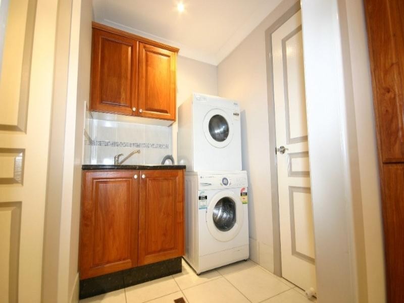 2/11 Georgina Street, Woody Point QLD 4019