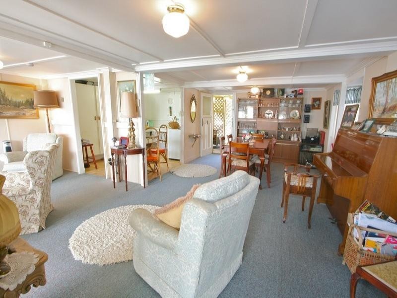 22 Whytecliffe Parade, Woody Point QLD 4019