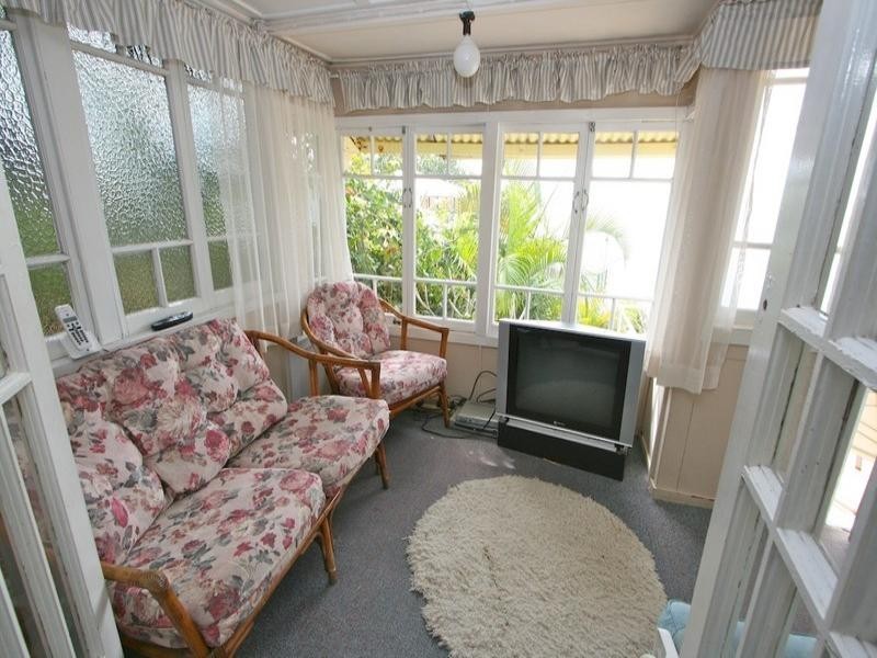 22 Whytecliffe Parade, Woody Point QLD 4019