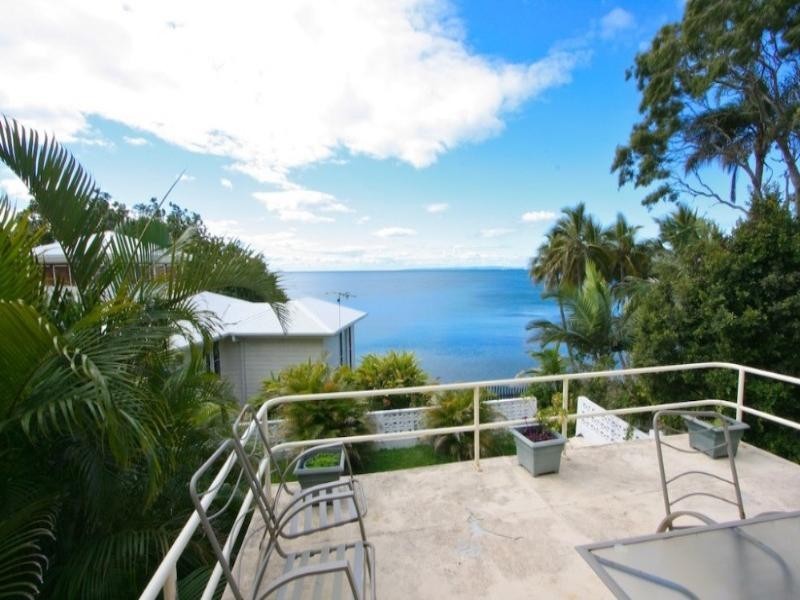 22 Whytecliffe Parade, Woody Point QLD 4019