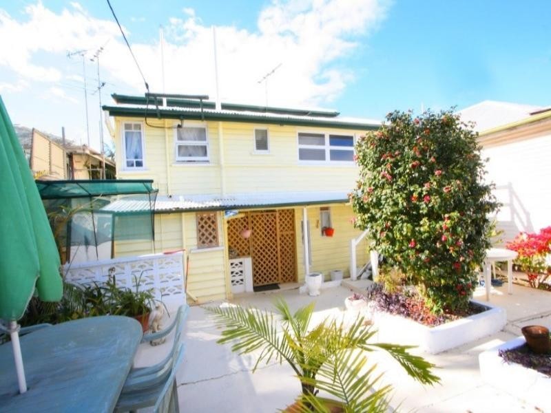22 Whytecliffe Parade, Woody Point QLD 4019