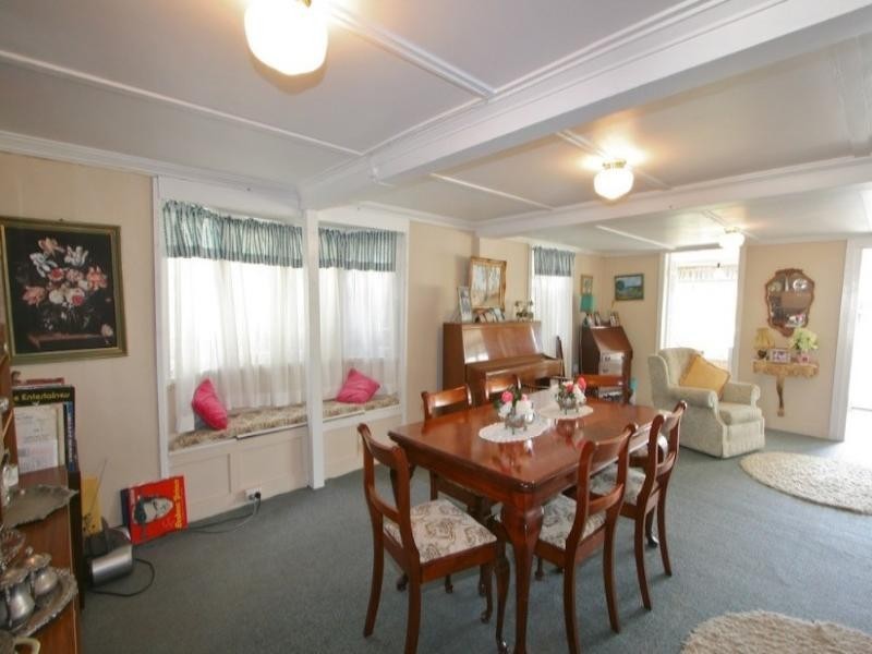 22 Whytecliffe Parade, Woody Point QLD 4019