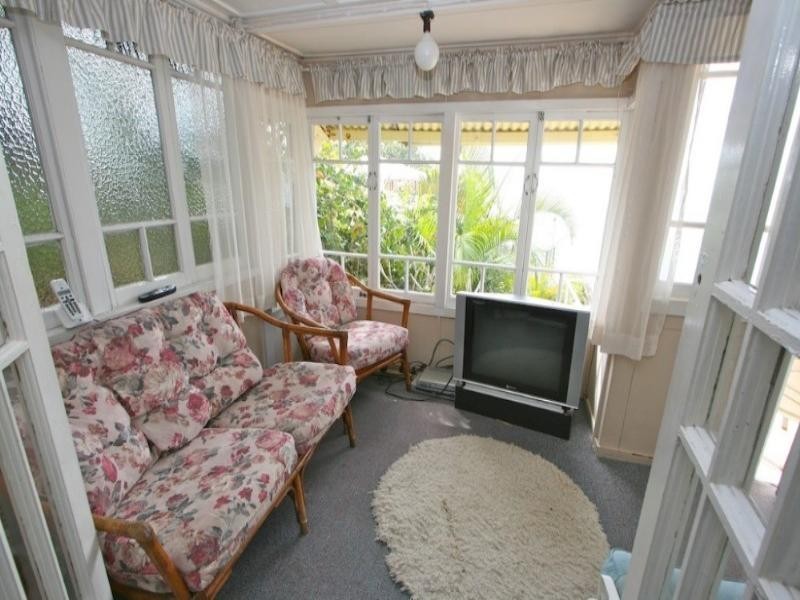 22 Whytecliffe Parade, Woody Point QLD 4019