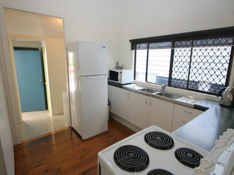 5 John Street, Redcliffe QLD 4020