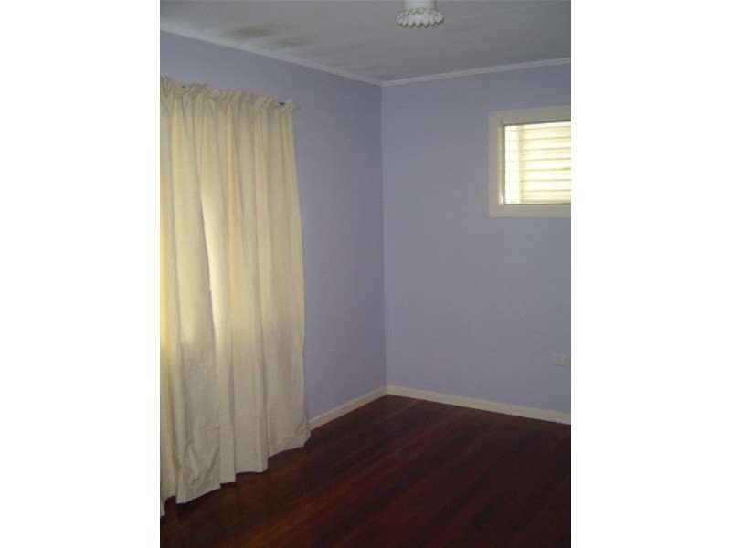 33 Deans St West, Clontarf QLD 4357