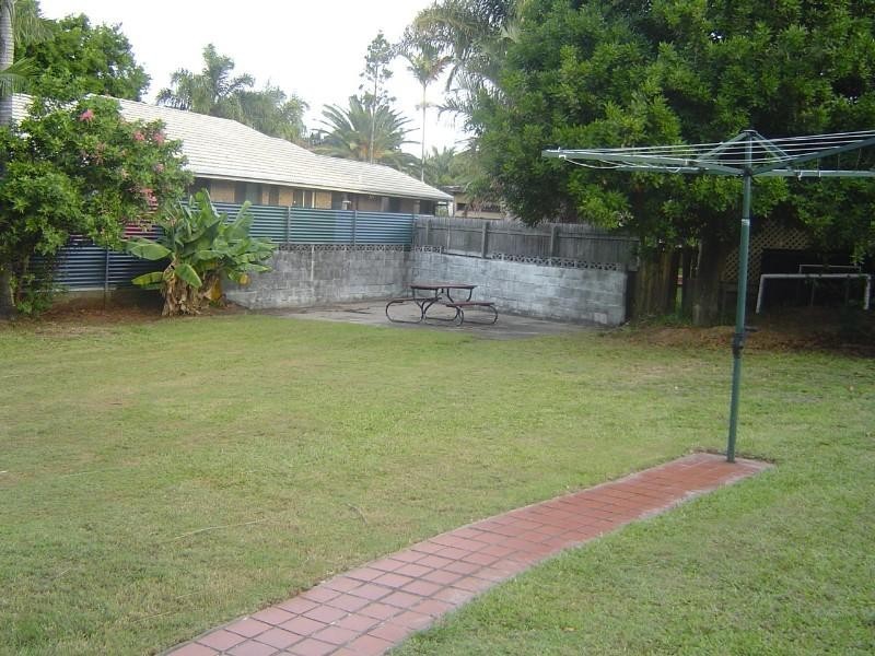 33 Deans St West, Clontarf QLD 4357