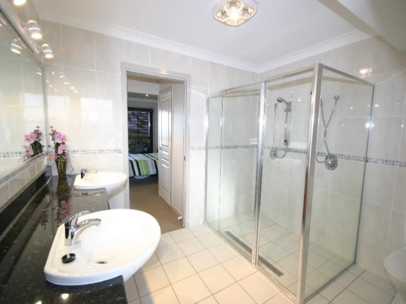 2/11 Georgina Street, Woody Point QLD 4019