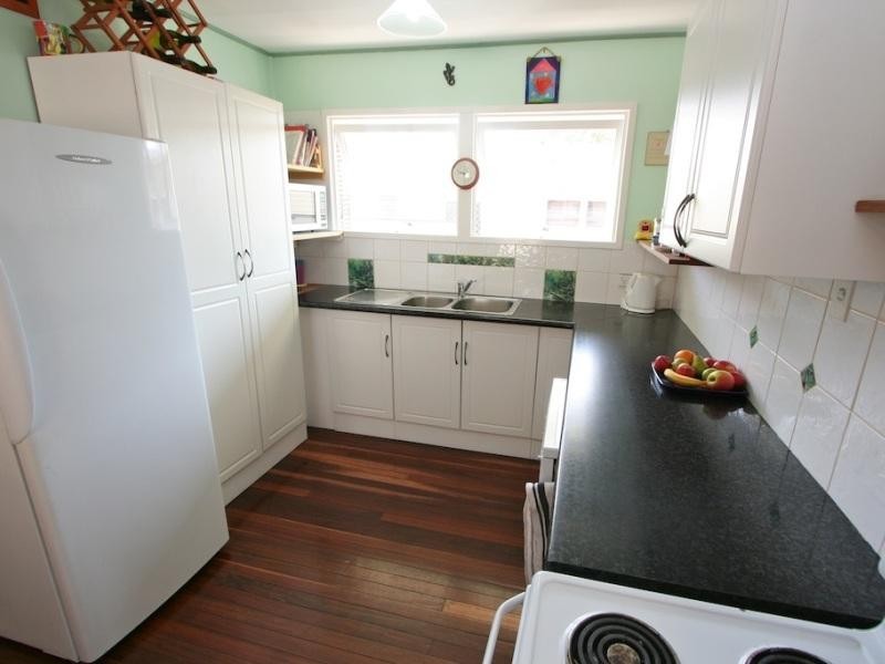 37 Knight Terrace, Margate QLD 4019