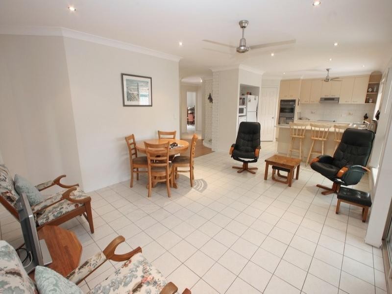 18 Mayfair Street, Kippa-ring QLD 4021