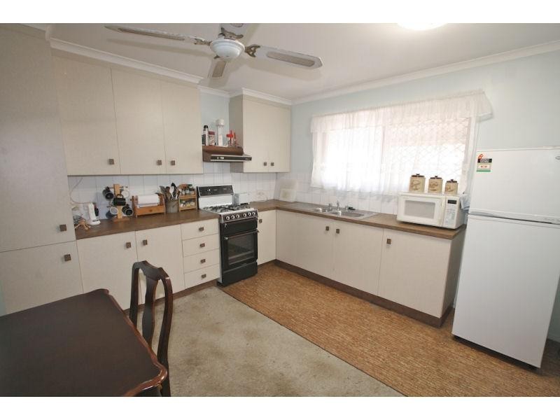 2/4 Simon Street, Deception Bay QLD 4508