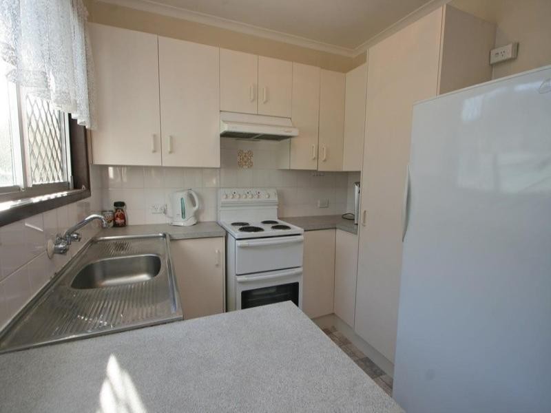 15 Ettie Street, Redcliffe QLD 4020