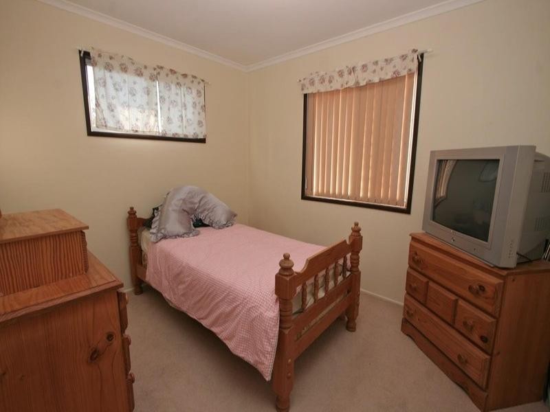 15 Ettie Street, Redcliffe QLD 4020