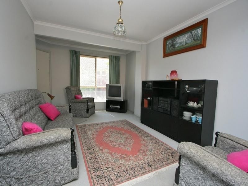 2/21 Downs Street, Redcliffe QLD 4020