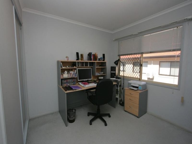 2/21 Downs Street, Redcliffe QLD 4020