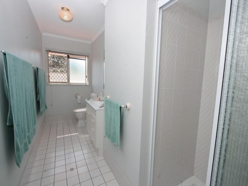 2/21 Downs Street, Redcliffe QLD 4020