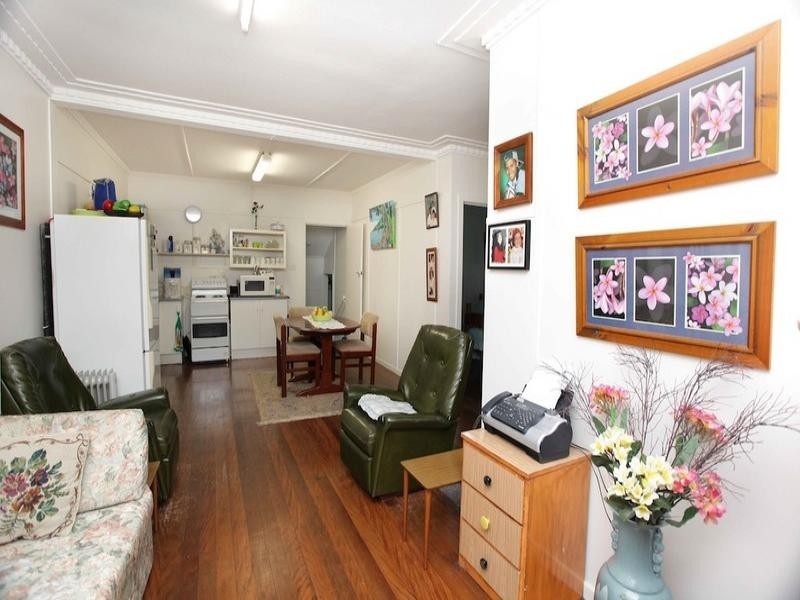 6 Fifth Avenue, Scarborough QLD 4020