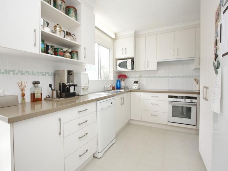 42 Ellen Street, Woody Point QLD 4019