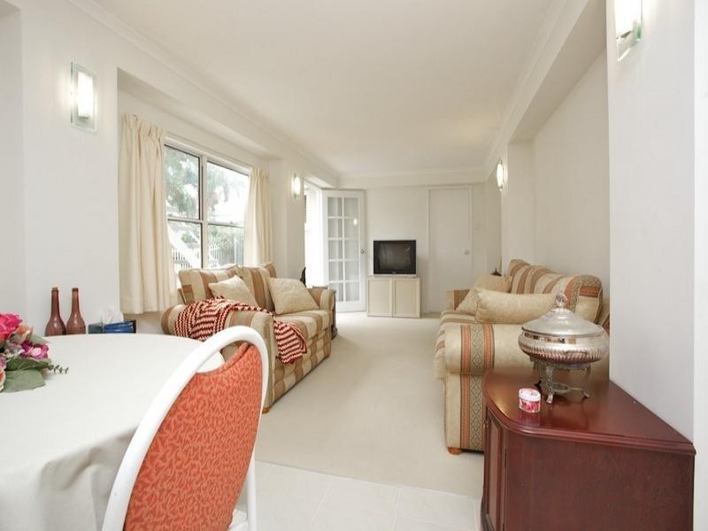 42 Ellen Street, Woody Point QLD 4019