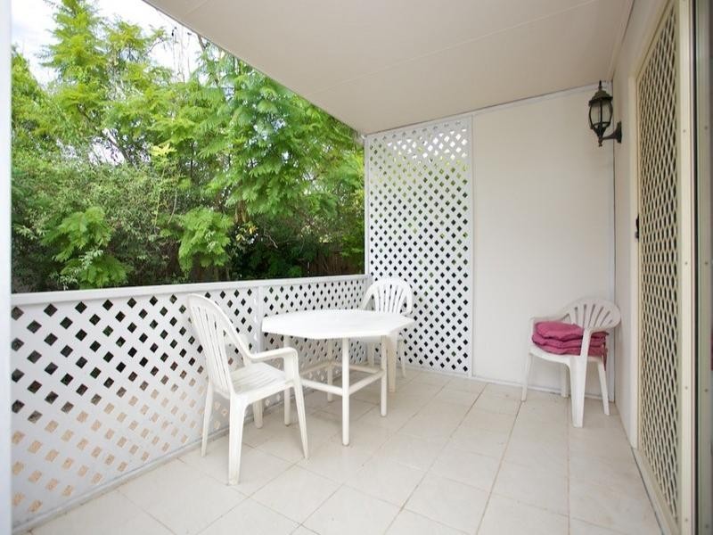 42 Ellen Street, Woody Point QLD 4019