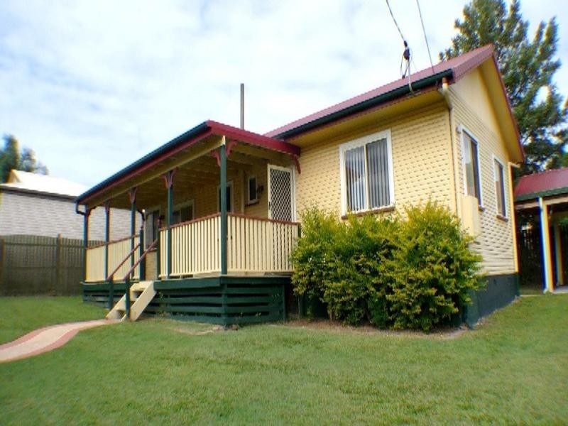 10 Cole Street, Scarborough QLD 4020