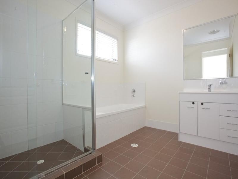 1 Jemma Street, Rothwell QLD 4022