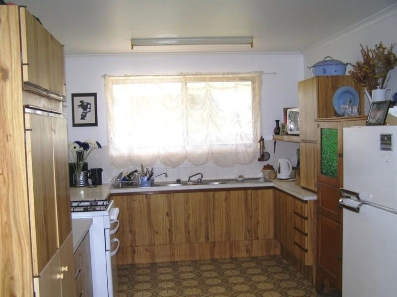 32 Pinewood Street, Redcliffe QLD 4020