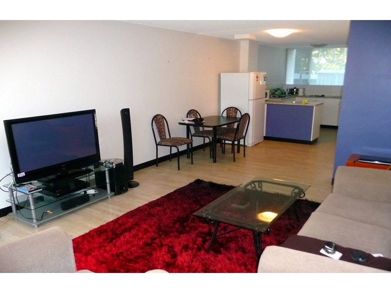 4/31 King Street, Woody Point QLD 4019