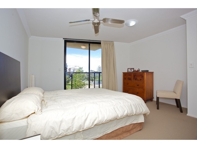 55 Marine Parade, Redcliffe QLD 4020