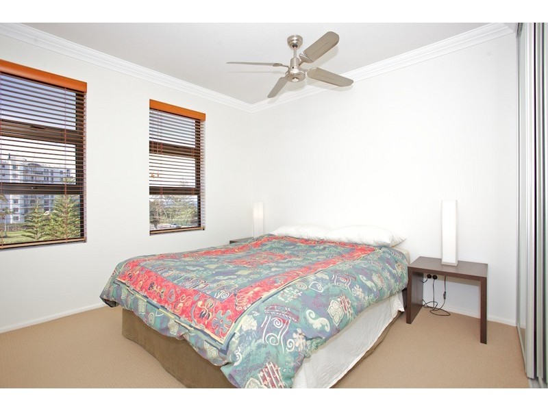 55 Marine Parade, Redcliffe QLD 4020