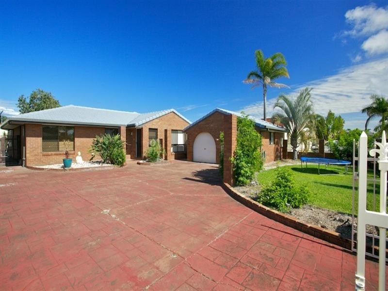 41 Southern Cross Drive, Scarborough QLD 4020