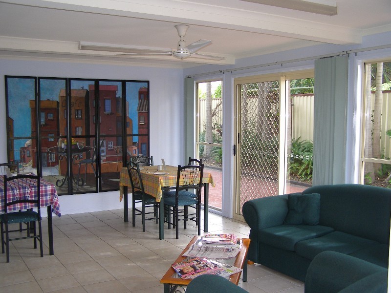 27 Macdonnell Road, Redcliffe QLD 4020
